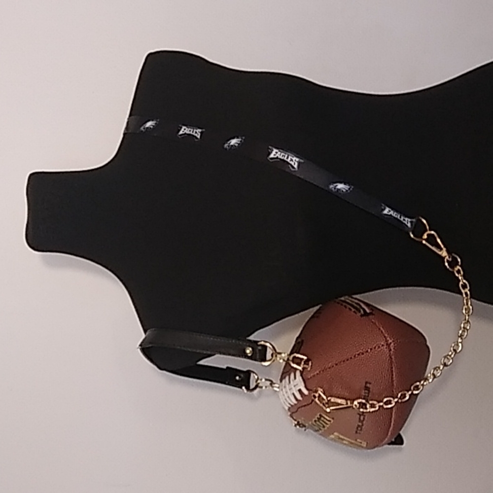 HANDMADE Football Purse (PHILADELPHIA EAGLES) π - Picture 8 of 17